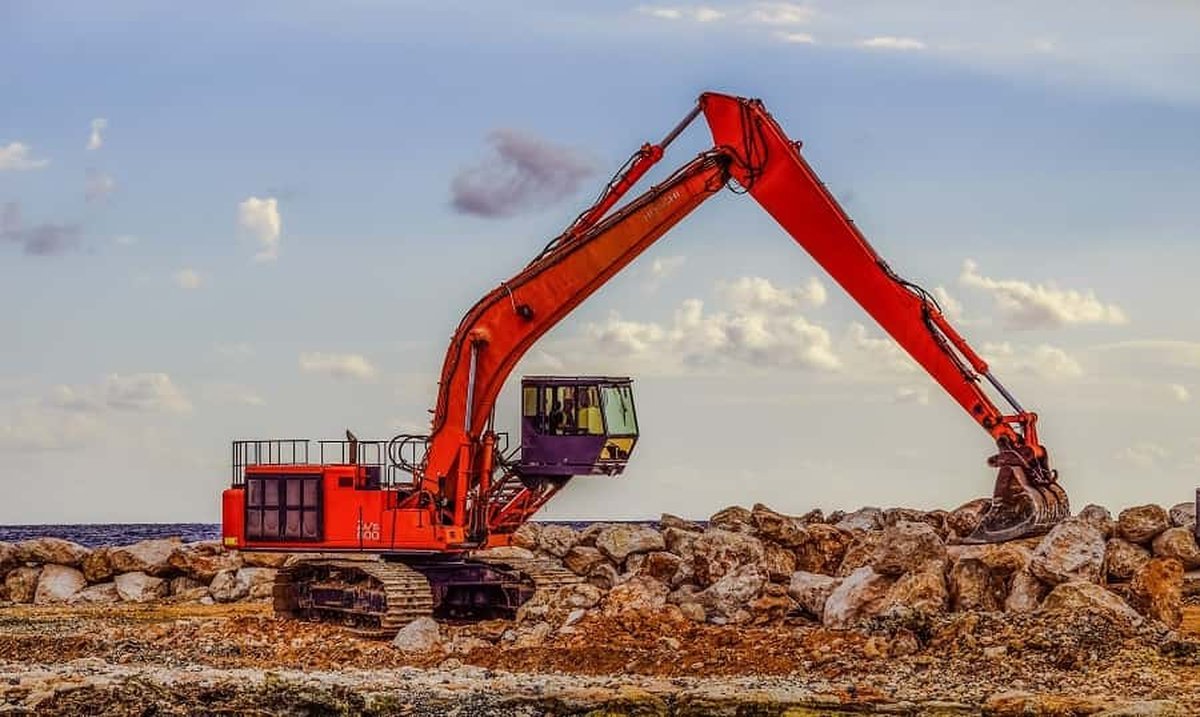 La rob&oacute;tica hidr&aacute;ulica tiene diversos usos, tanto en el &aacute;mbito industrial como fuera de &eacute;l.