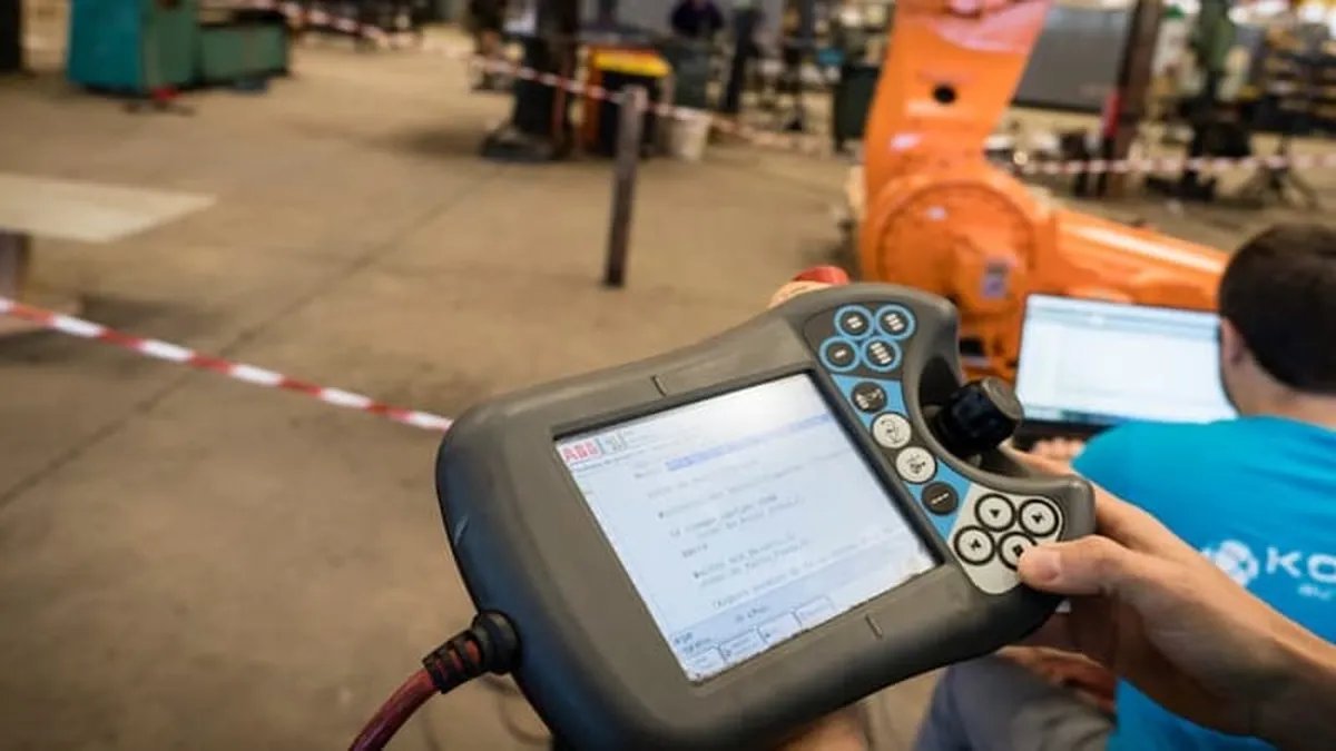 Automatizaci&oacute;n en lubricaci&oacute;n: sistemas modernos aplicando lubricante en maquinaria autom&aacute;ticamente.